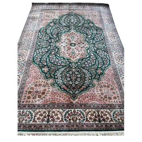 139 - FINE SILK TEHRAN DESIGN RUG, 180cm x 120cm.