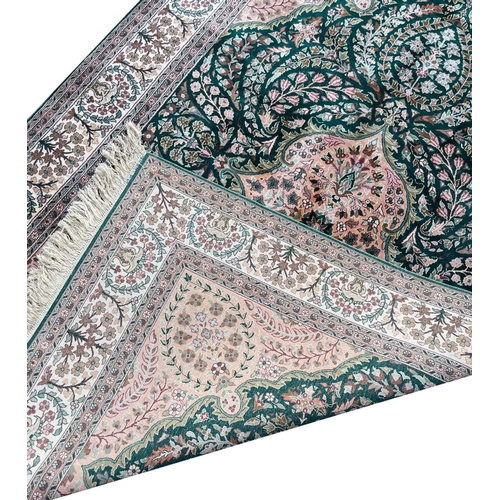 139 - FINE SILK TEHRAN DESIGN RUG, 180cm x 120cm.