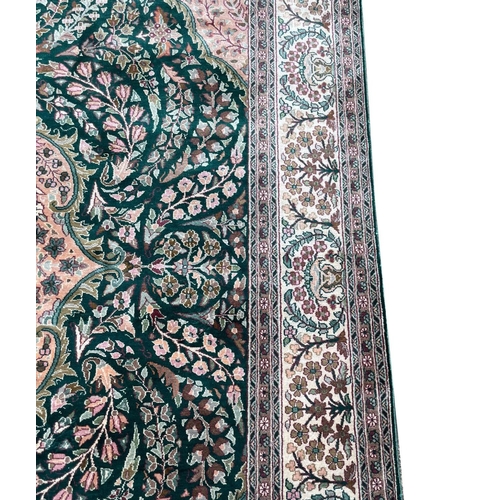 139 - FINE SILK TEHRAN DESIGN RUG, 180cm x 120cm.