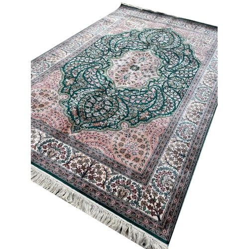 139 - FINE SILK TEHRAN DESIGN RUG, 180cm x 120cm.