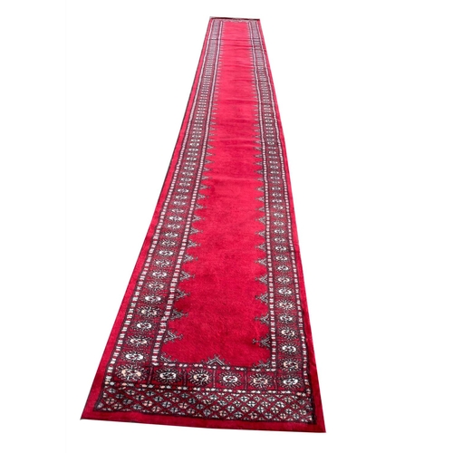 103 - TURKMAN LONG RUNNER, 600cm x 79cm.