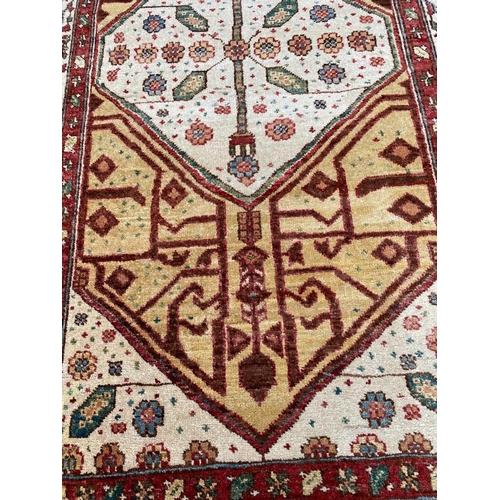 94 - VINTAGE SERAPI RUNNER, 470cm x 103cm.