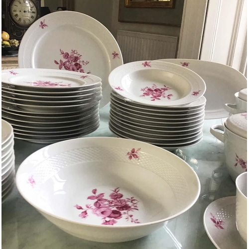 136 - SUPPER SERVICE, European porcelain, Hutschen Reuther with rose pink flowers and sprig spays, twelve ... 