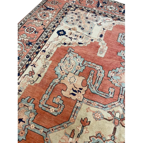 96 - FINE PERSIAN HERIZ SERAPI DESIGN CARPET, 365cm x 273cm.