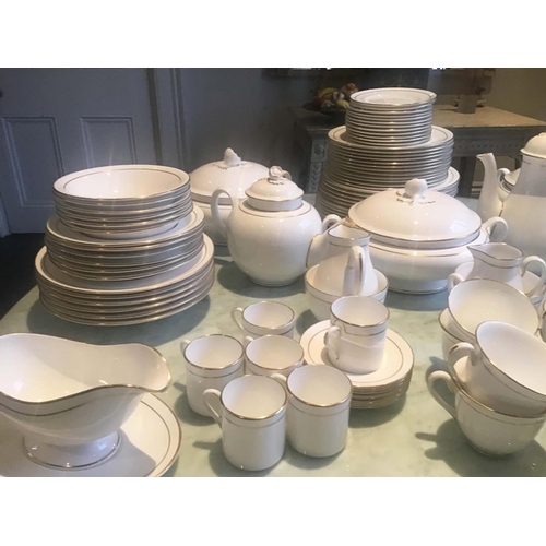 129 - DINNER SERVICE, English fine bone china, Royal Worcester, 'Contessa', 12 place, 6 piece settings, ap... 