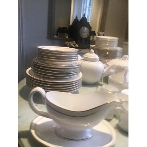 129 - DINNER SERVICE, English fine bone china, Royal Worcester, 'Contessa', 12 place, 6 piece settings, ap... 