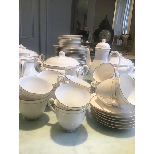 129 - DINNER SERVICE, English fine bone china, Royal Worcester, 'Contessa', 12 place, 6 piece settings, ap... 