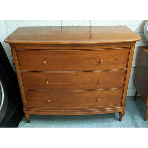 302 - WILLIS & GAMBIER CHEST OF DRAWERS, 111cm x 52cm x 90cm.