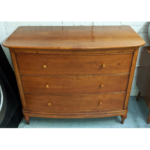 302 - WILLIS & GAMBIER CHEST OF DRAWERS, 111cm x 52cm x 90cm.