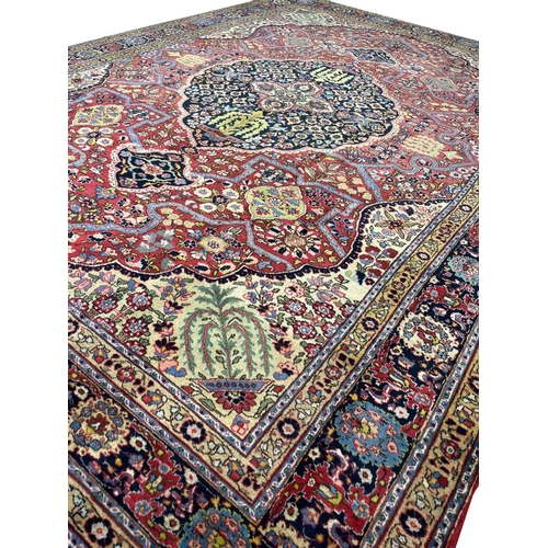 146 - ANTIQUE PERSIAN TABRIZ CARPET, 385cm x 275cm.