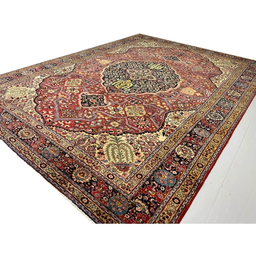 146 - ANTIQUE PERSIAN TABRIZ CARPET, 385cm x 275cm.