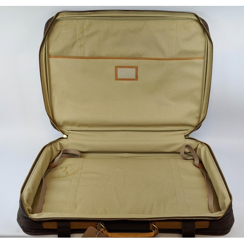6 - LOUIS VUITTON SATELLITE 70 SUITCASE, monogram canvas and leather, brass hardware, double buckle fast... 