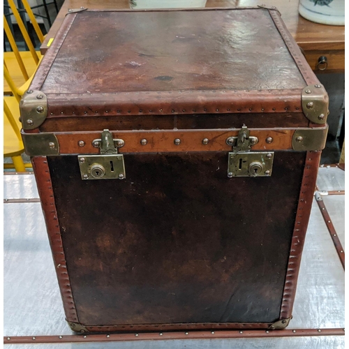 495 - ANDREW MARTIN LEATHER TRUNK, 50cm W x 50cm D x 60cm H with a rising lid.