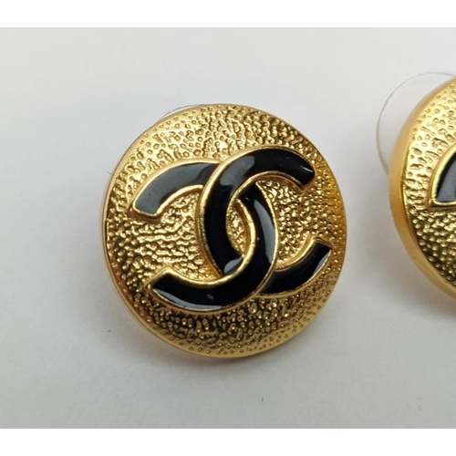 8 - CHANEL GOLD CC LOGO NECKLACE AND BLACK CC LOGO STUD EARRINGS. (3)