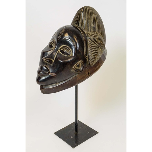 27 - PUNU MASK, Gabon. 50cm H.