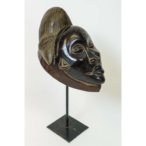 27 - PUNU MASK, Gabon. 50cm H.