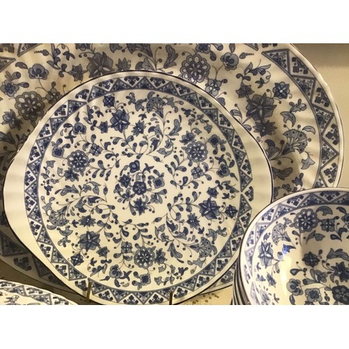 223 - DINNER SERVICE, English fine bone China, Minton 'Shalamar', 12 place, 4 piece settings approx 72 pie... 