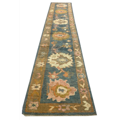 66 - CONTEMPORARY SULTANABAD RUNNER, 430cm x 82cm.