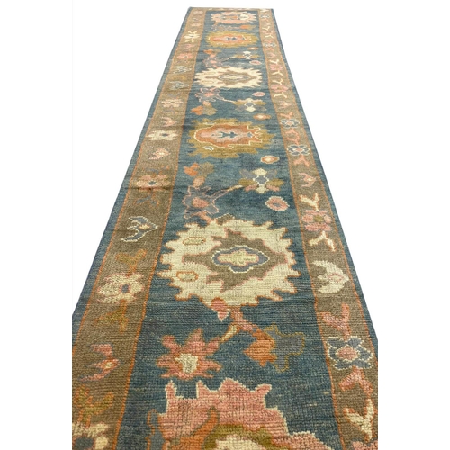 66 - CONTEMPORARY SULTANABAD RUNNER, 430cm x 82cm.