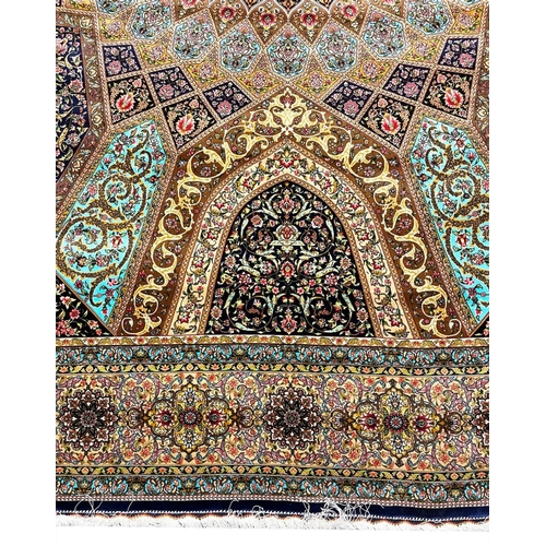 127 - FINE QUM DESIGN CARPET, 305cm x 197cm.