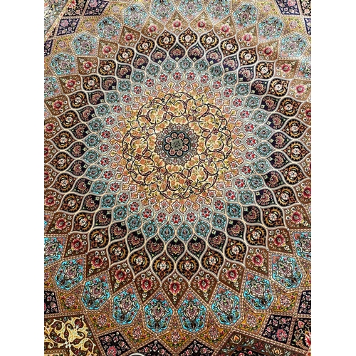 127 - FINE QUM DESIGN CARPET, 305cm x 197cm.