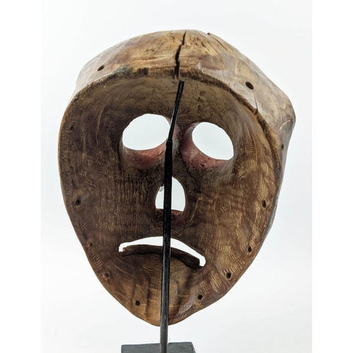 29 - BULU SKULL MASK, Cameroon, 43cm L.