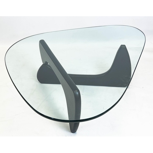 304 - VITRA NOGUCHI TABLE, by Isamu Noguchi, 107cm x 110cm x 41cm.