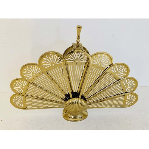 439 - PEACOCK FIRE GUARD, 69cm H x 95cm W, gilt metal.