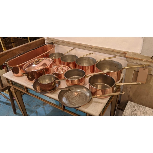 21 - BATTERIE DE CUISINE, comprising seven saucepans, two frying pans, two lidded casserole pans and a fi... 