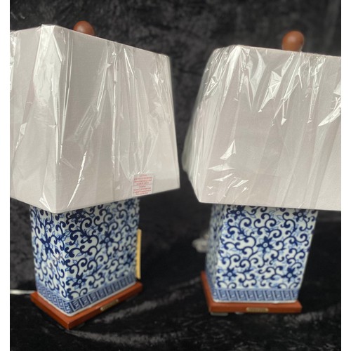 298 - LAUREN RALPH LAUREN HOME TABLE LAMPS, a pair, Chinese export style blue and white ceramic, with shad... 