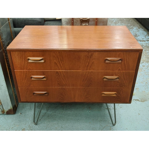 434 - G PLAN CHEST OF DRAWERS, 81cm x 46cm x 70cm, vintage 1960s, on later hairpin feet.