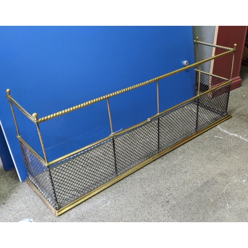 254 - FIRE GUARD, Victorian brass frame, twisted columns and rails, iron mesh grill, ball finials to top, ... 