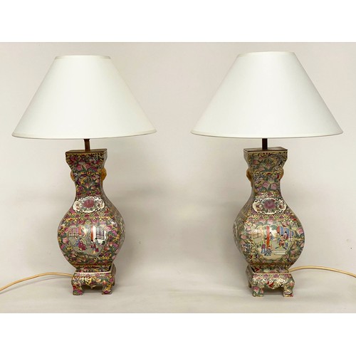 128 - TABLE LAMPS, a pair, Chinese ceramic famille verte and gilded of facetted vase form (with shades), 6... 