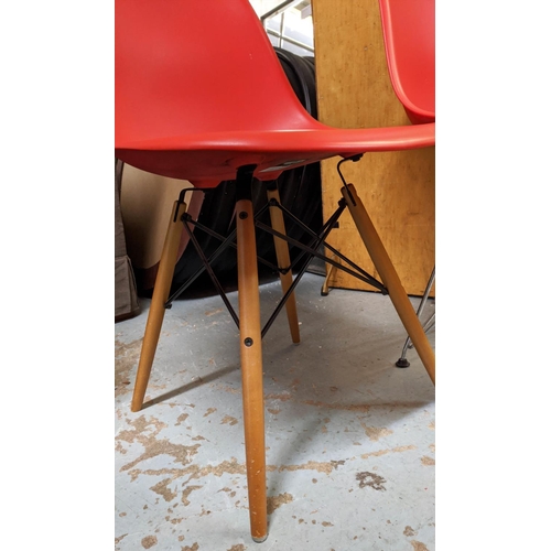 554 - VITRA DSR AND DSW CHAIRS BY CHARLES AND RAY EAMES, 80cm H each. (2)