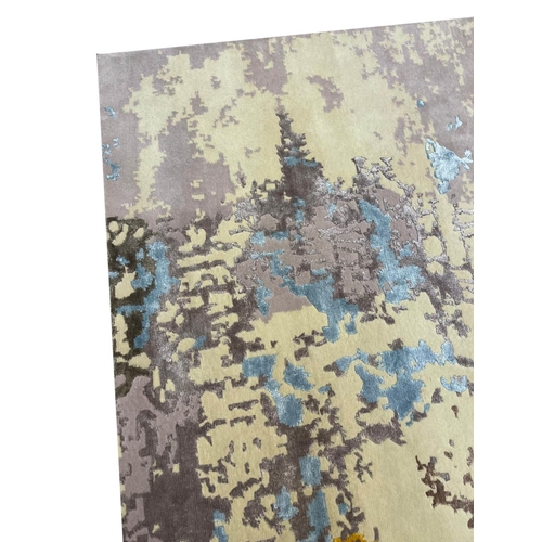 121 - FINE CONTEMPORARY ABSTRACT WOOL AND BAMBOO SILK CARPET, 309cm x 246cm.