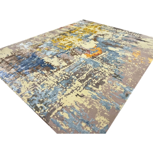 121 - FINE CONTEMPORARY ABSTRACT WOOL AND BAMBOO SILK CARPET, 309cm x 246cm.