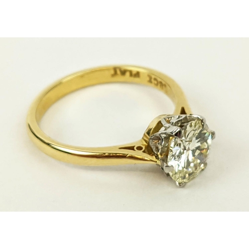 2 - AN 18CT GOLD DIAMOND SOLITAIRE RING, platinum gallery setting, the brilliant cut stone of approximat... 
