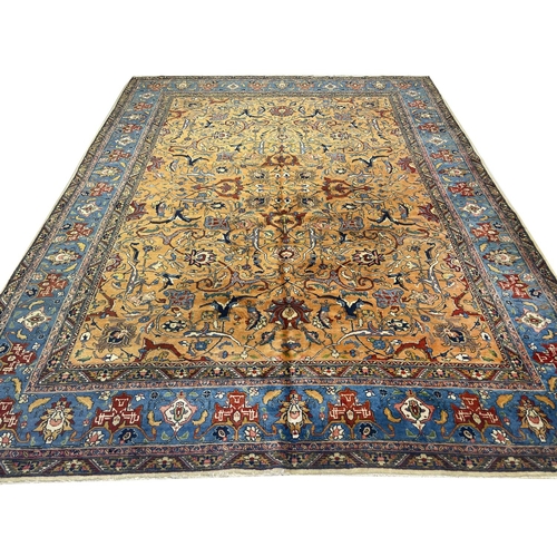 109 - ANTIQUE PERSIAN TABRIZ CARPET, 370cm x 282cm.