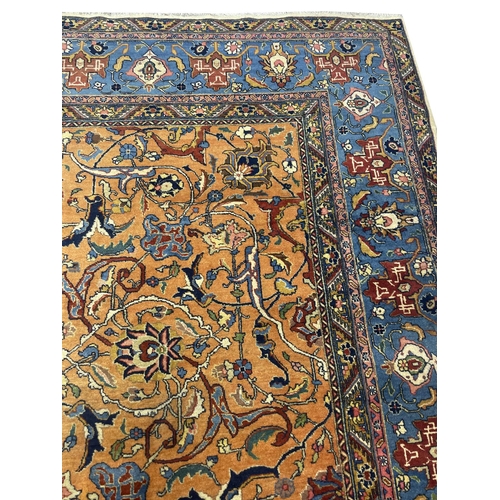 109 - ANTIQUE PERSIAN TABRIZ CARPET, 370cm x 282cm.