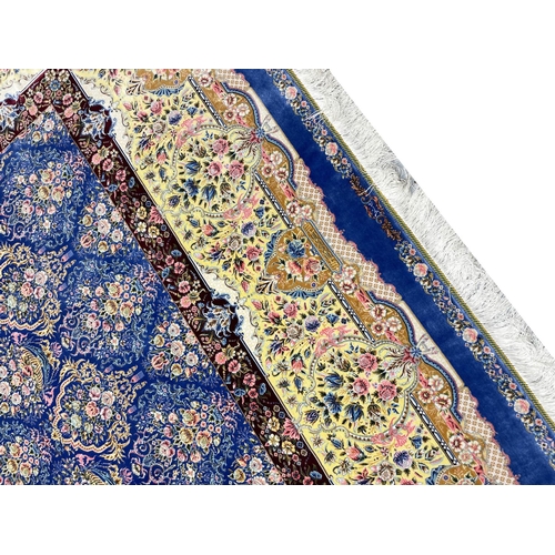 113 - FINE QUM DESIGN CARPET, 295cm x 199cm.