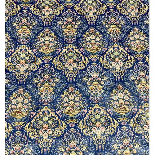 113 - FINE QUM DESIGN CARPET, 295cm x 199cm.