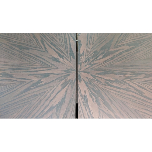 320 - BEN WHISTLER SHENLEY TABLE, 200cm x 160cm x 77cm at largest, extendable design with additional leaf.