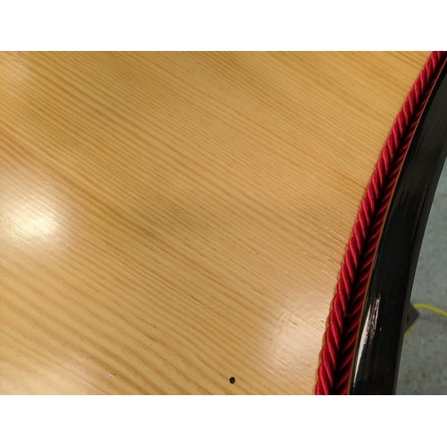 405 - GEM BABY GRAND ELECTRIC PIANO, 140cm W x 110cm D x 96cm H.