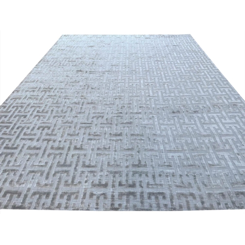 43 - CONTEMPORARY ART DECO DESIGN SILVER CARPET, 401cm x 300cm.