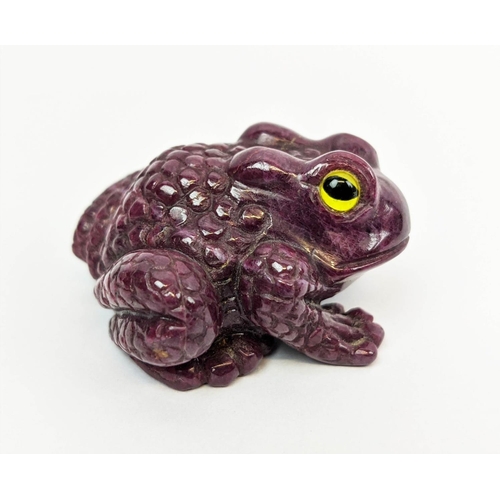 5 - A RUBY CARVED TOAD, glass eyes, initialled 'H.W.', 4cm long, 72 grams.