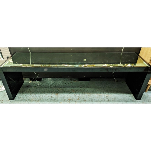 350 - LOW TABLE, 210cm L x 47cm D x 65cm H, mirrored top, lacquered supports, Art Deco style.