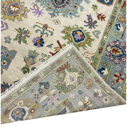 123 - FINE CONTEMPORARY SULTANABAD CARPET, 296cm x 231cm.