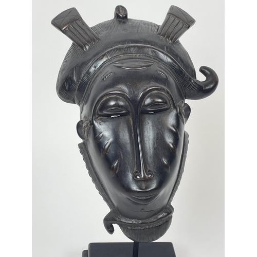 28 - BAOULE MASK, 46cm H, Cote d'Ivoire.