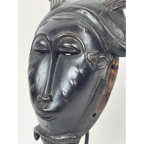 28 - BAOULE MASK, 46cm H, Cote d'Ivoire.