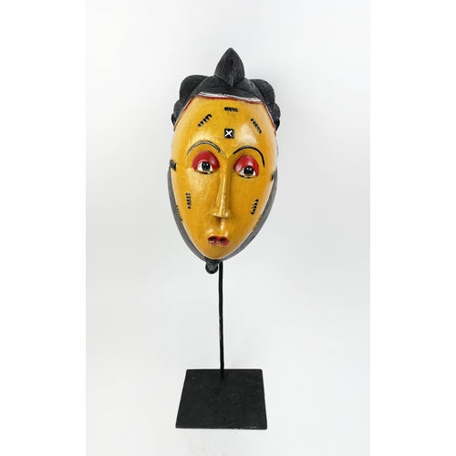 33 - YELLOW BAOULE MASK, 86cm H, CI.